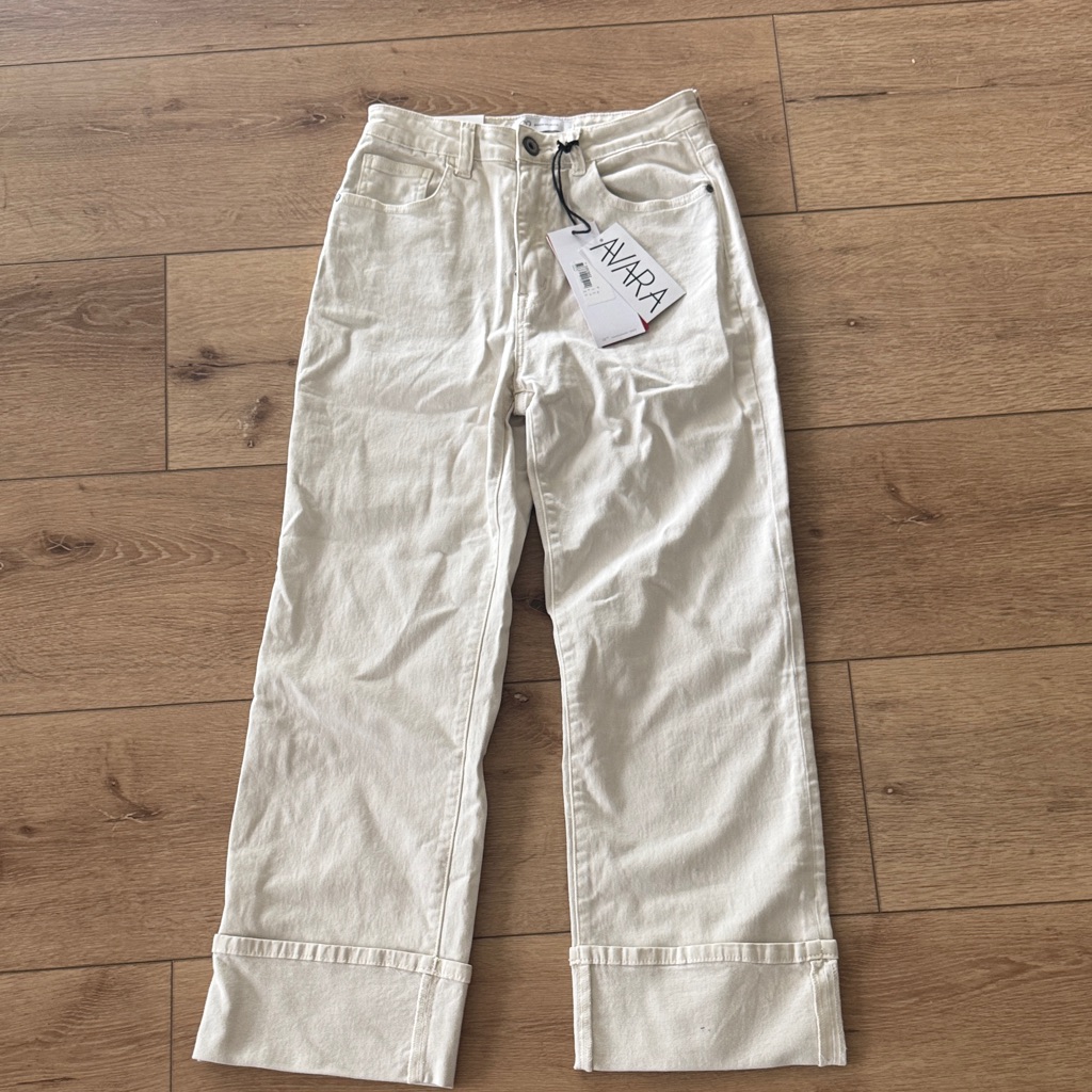 Brand New Womens Avara  Q2 Cream Straight Wide Leg Denim